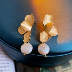 Elegant Natural Imitation Pearls Earrings For Women Vintage Golden Petals Flower Drop Earring Jewelry For Party Wedding K-