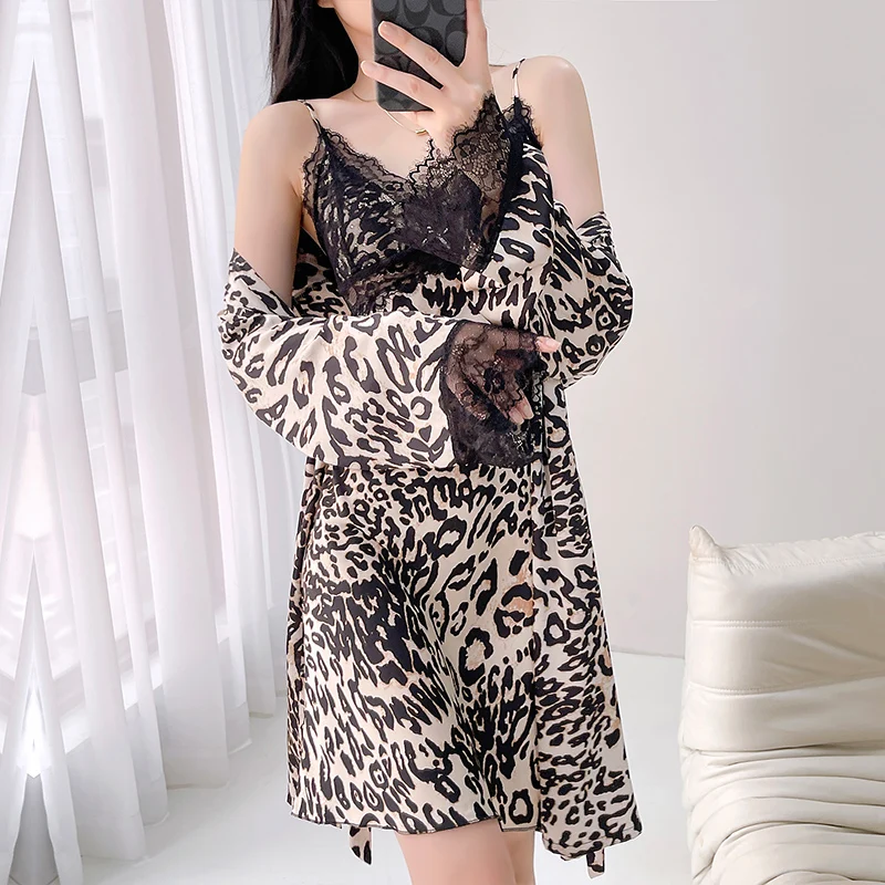

DAIMELU leopard print sleepwear private romantic nightgown back lace nightdress pajamas loungewear sexy women high-end bathrobe