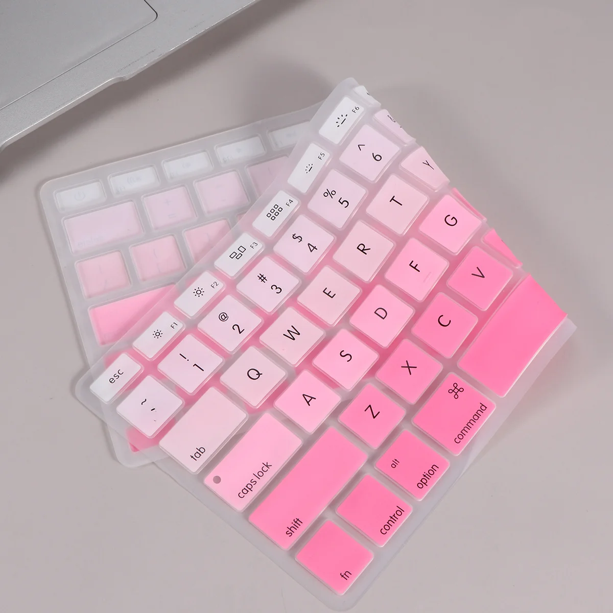قطعتان من طبقة حماية لوحة المفاتيح غطاء سيليكون متين لأجهزة الكمبيوتر المحمول مقاوم للماء والغبار وسهل التنظيف وواقي رقيق متوافق مع