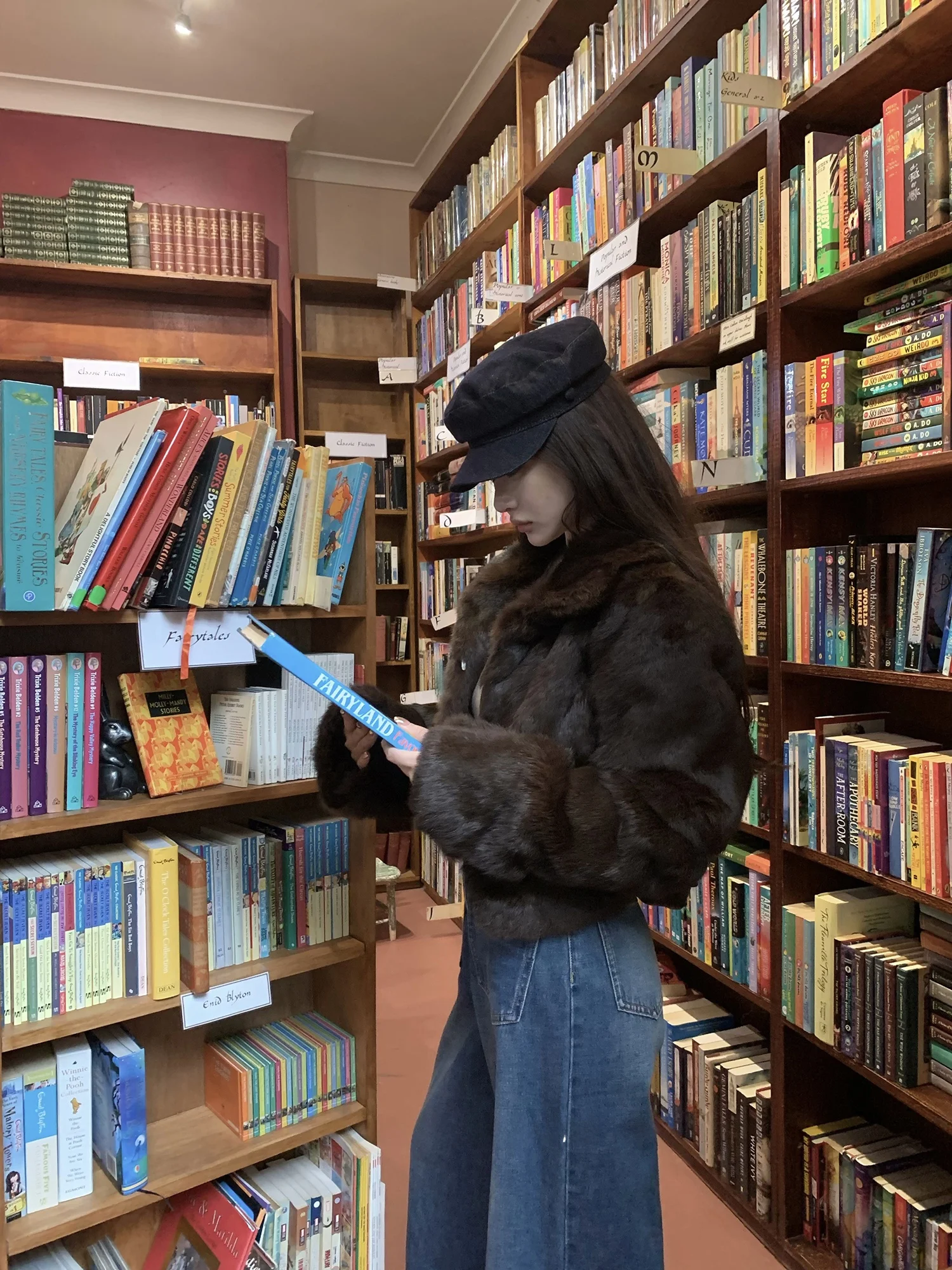 

Wuuus ort Fem Fur Coat Brown Rabbit Hair Leather Jaet Thiened Winter New Sle High-End Feelings Women's Outerwear