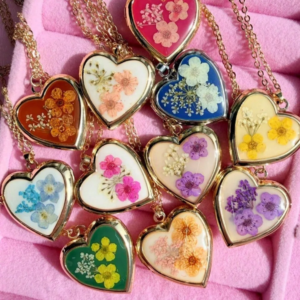 Elegant Copper Vintage Dried Flower Locket Colorful Heart Case Heart Open Pendant Necklace Vintage Mini Photo Box Jewelry Gift