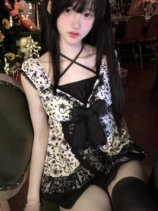 

Original Subculture Dark Girl Halter Neck Printed Bowknot Vest Button Ruffle Shorts Summer Gothic Two Piece Sets Womens Outifits