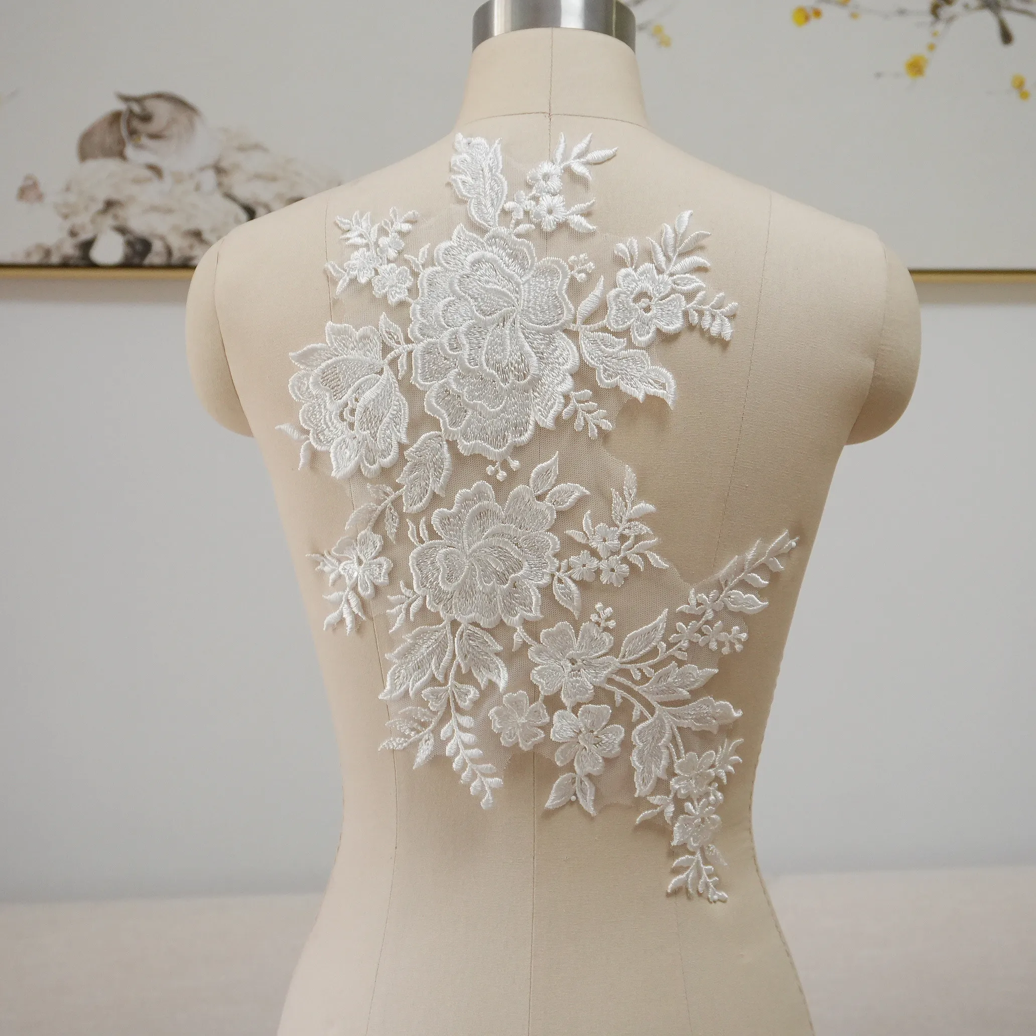 Handmade White Lace Floral Patch with Embroidery and Sequins DIY Sew-on Applique for Wedding Dresses Accessories