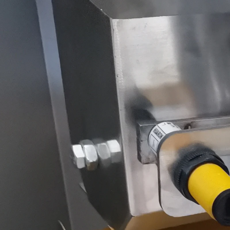 

Continuous Electromagnetic Induction Sealing Machine Oil Barrel Honey Bottle Aluminum Foil Medicine Bottle Sealing Macine