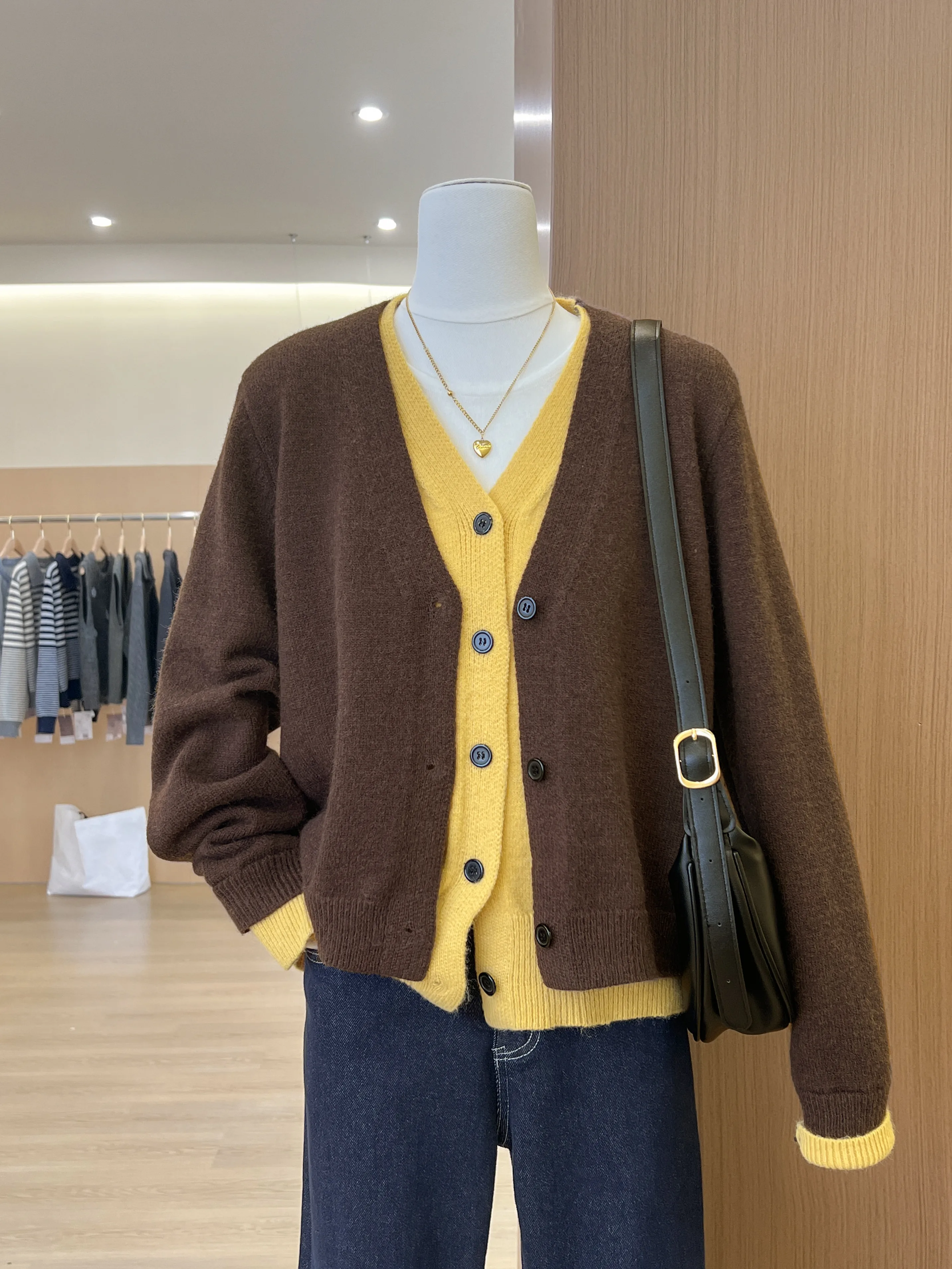 Coffee Colored V-Neck Fake Two Piece Knitted Cardigan Women'S Autumn 2025 New Lazy Style Long Sleeved Sweater Jacket Short Top