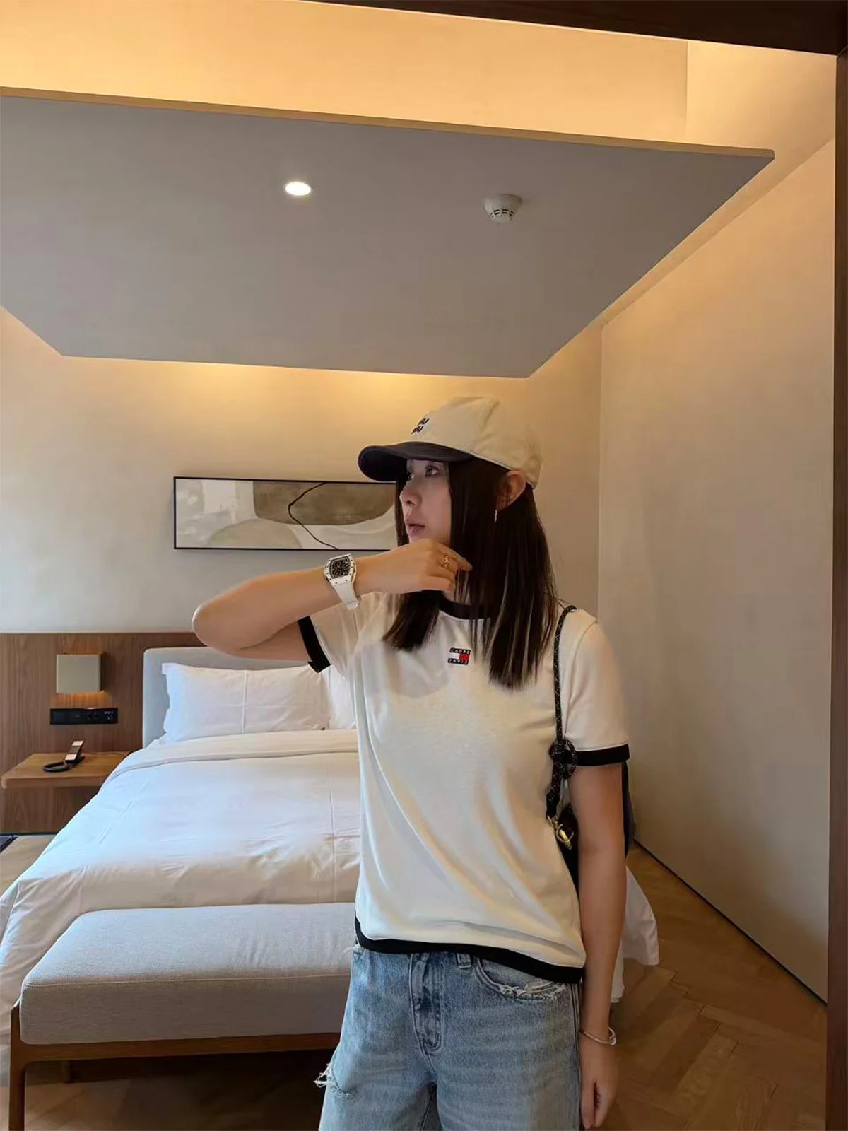 

Lin Rou Rou round Ne ort Sve Embroidered T-irt Women's f Sve Top Color Blo Spring Summer Casual Loose Fit