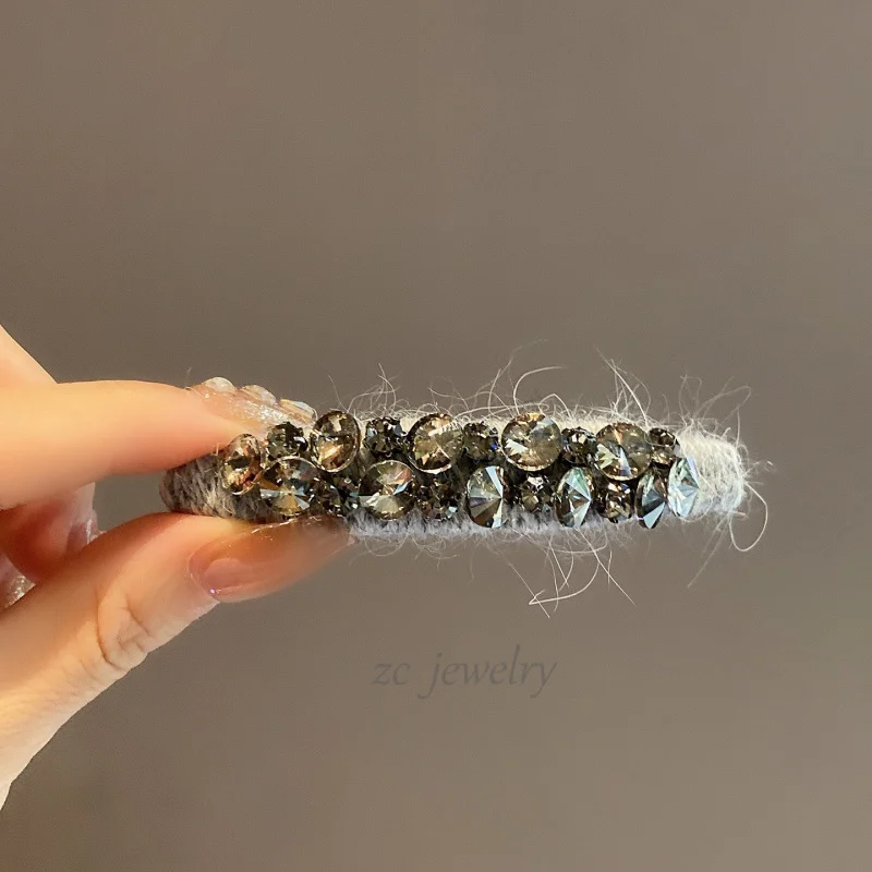 

Light Luxury French Retro Style Bangs Clip with RhinestonesbbForehead Clip for Broken Hair, Side Clip, New Hairpin, Hair Clip