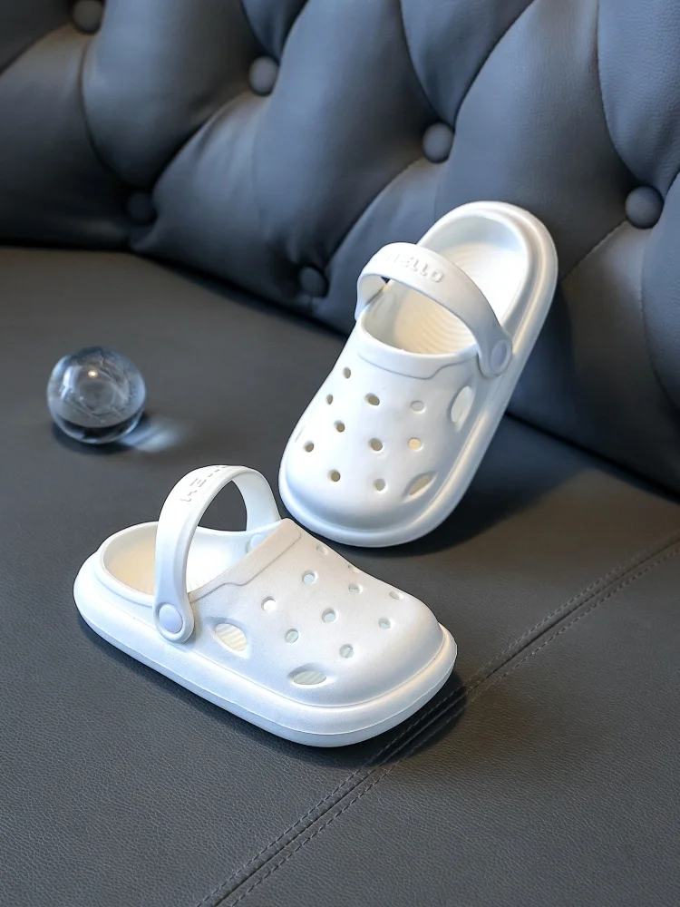 

2025 New Summer Slippers for Boys and Girls Cute Solid Color Indoor and Outdoor Casual and Comfortable Slippers