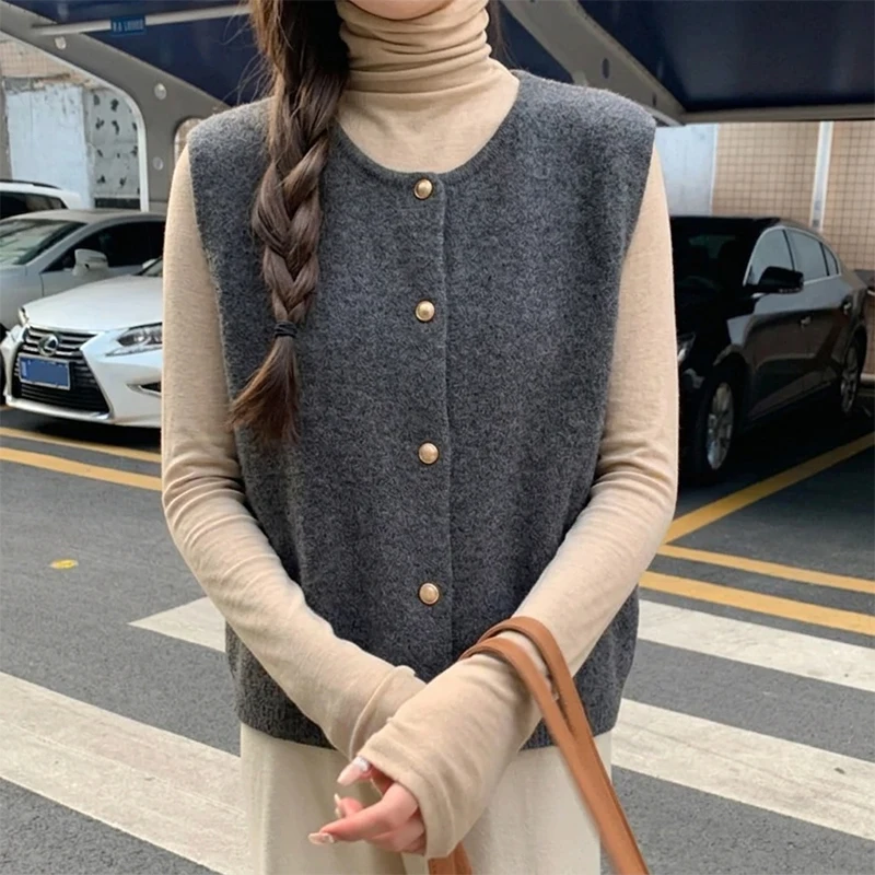 Women's Knit Sweater Vest with Metallic Gold Buttons Round Neck Sleeveless Cardigan Waistcoat Spring Autumn Ladies Elegant Tank