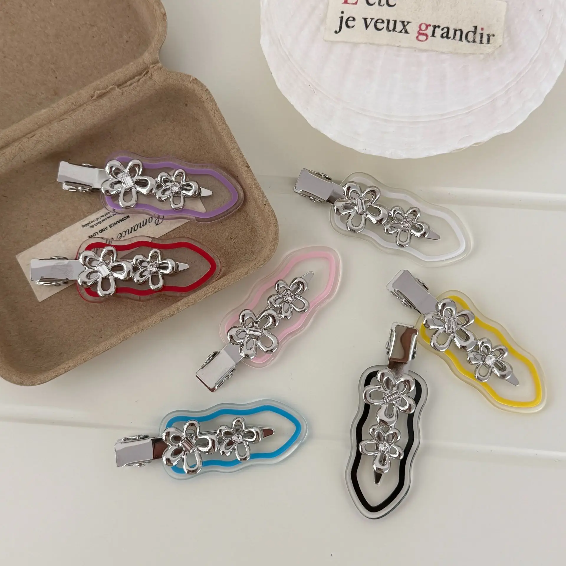 

High Quality Cool Silver Flower Side Hair Clip Seamless Alloy Bang Clip Sweet Elegant for Women Daily Office Use Hair Clips