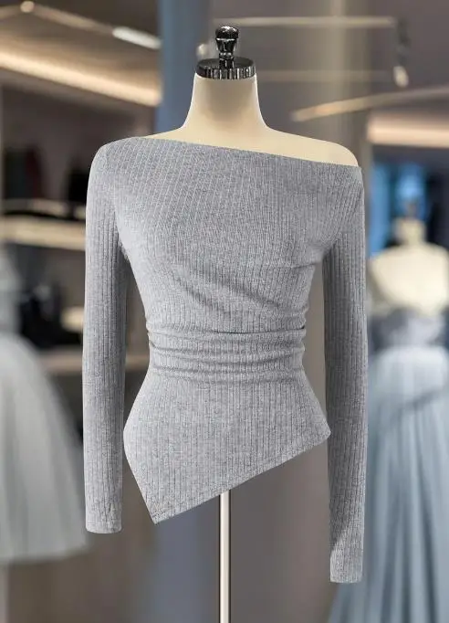 Temperament Knitted Shirt 2025 Autumn New Style Grey Slanted Shoulder Long Sleeve Top Women's Wear