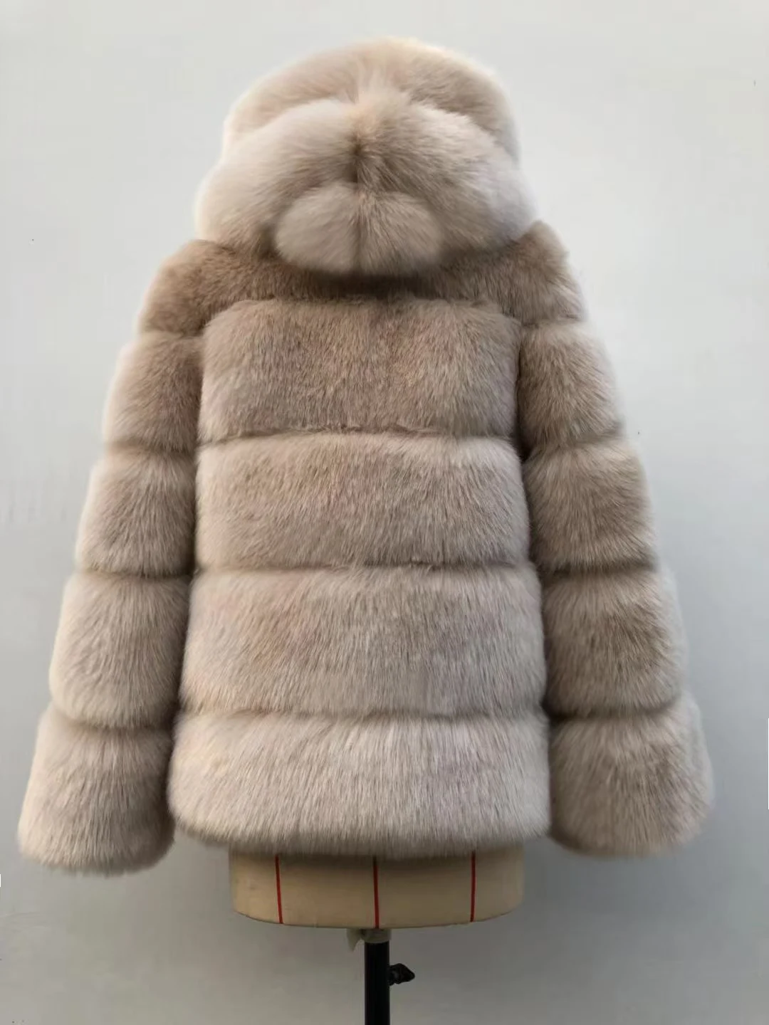 

Street fashion luxury faux fur coat winter 2023 spicy cool girl fluffy cropped fur faux fox jacket