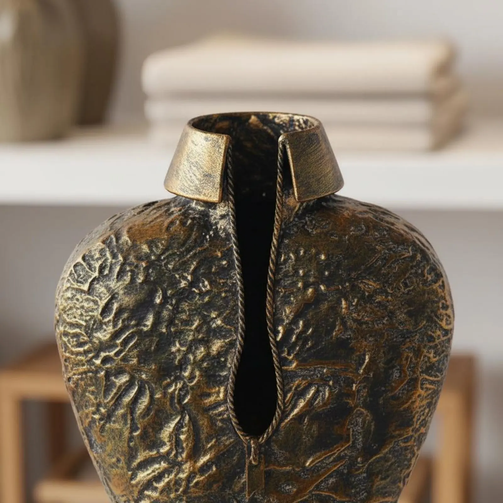 

Suit Shaped Vase Artistic Shape Medieval Cracked Vase Flower Holder Dark Aesthetic Home Decor for Tabletop Display