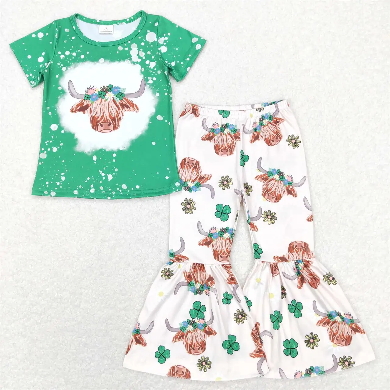 Wholesale Toddler Green Shirts Kids Cow Floral Clovers Bell Bottom Pants Outfit Baby Girl Set Children St. Patrick's Day Clothes