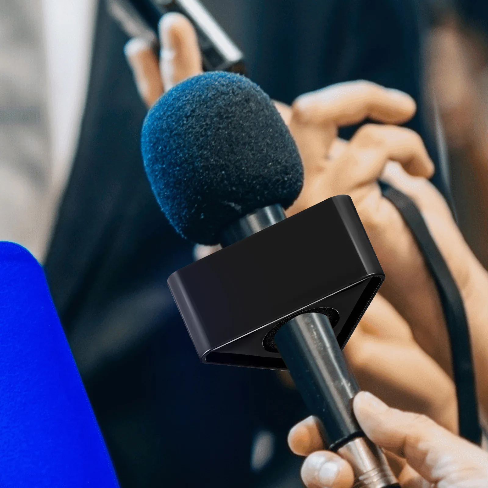2Pcs Triangular ABS Injection Molding Mic Logo Flag Station for Professional Interview Microphones Portable Lightweight Creative