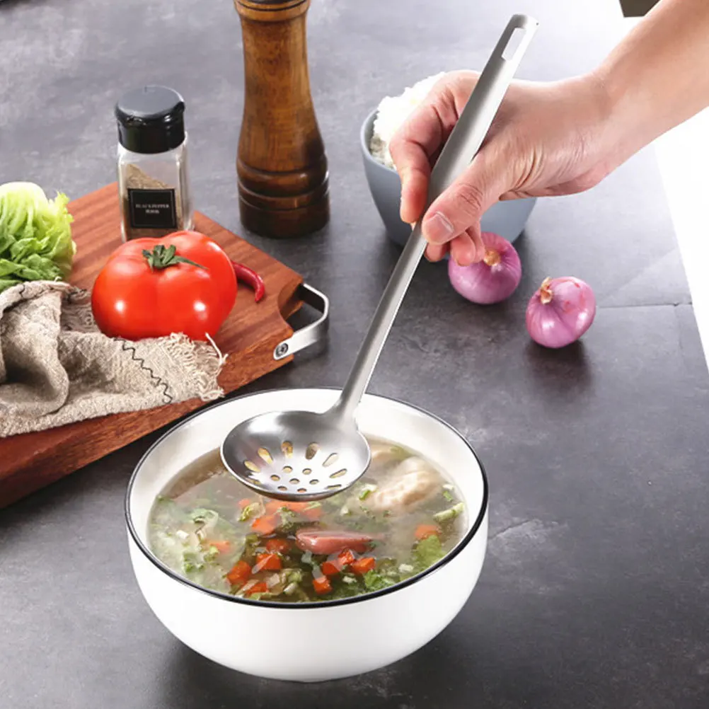 

1 set 1 Set Stainless Steel Soup Ladle Slotted Long Handle Hot Pot Cookware Kitchen Colander Oil Filter Spoon Food Serving Tool