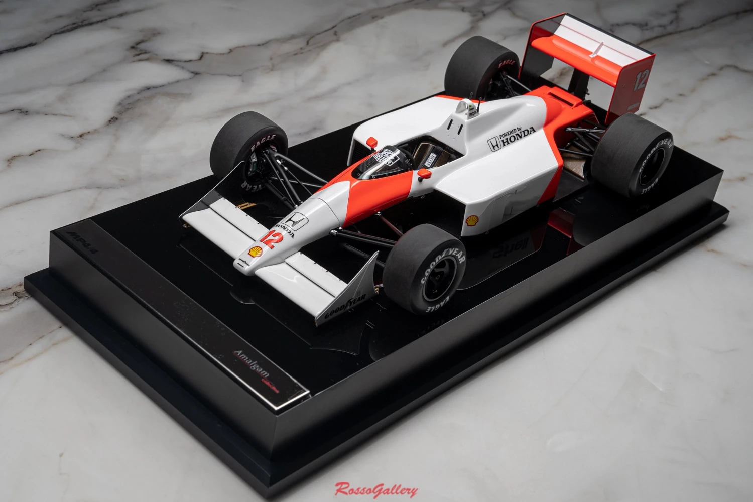 アマルガム AMA 1:18 F1 MP4-4 セナシミュレーション限定版樹脂金属静的車モデルおもちゃギフト