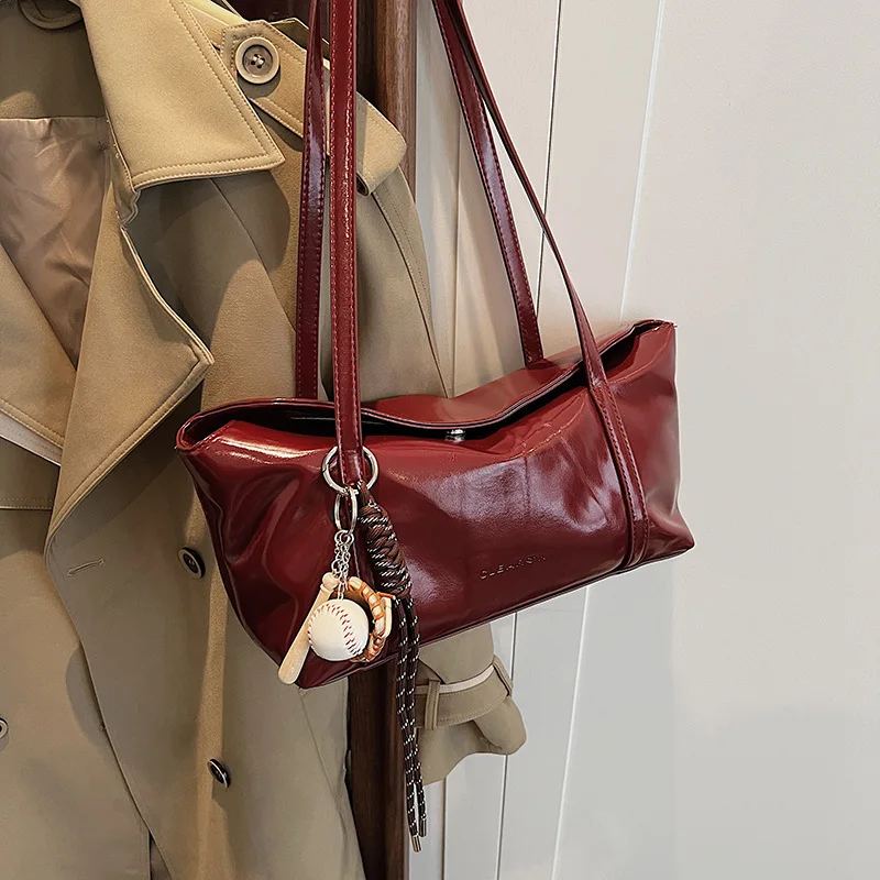 

Oil Wax Leather Korean Style Minimalist INS Flip Underarm Bag Design, Casual and Versatile Shoulder Bag, Large Capacity Tote Bag