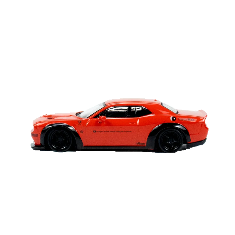 Diecast alloy model 1:64 dodge challenger SRT Hellcat decorated room with car model ornaments for children\'s Christmas gifts.