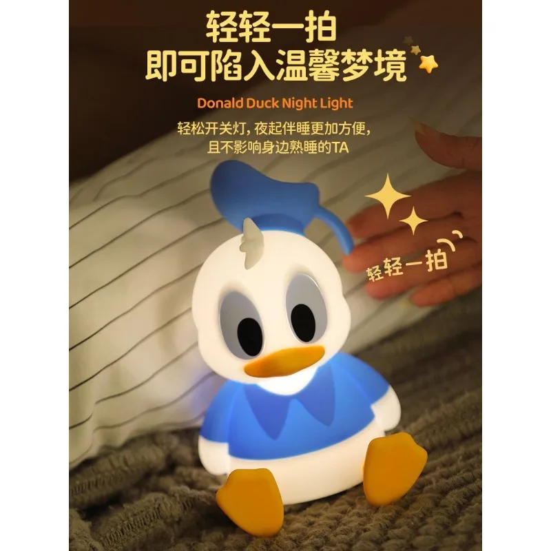 Disney Donald Duck Cartoon Schattige Multifunctionele Nachtlampje Mobiele Telefoonhouder Zacht Licht Oogbescherming Hoogwaardige Ornamenten