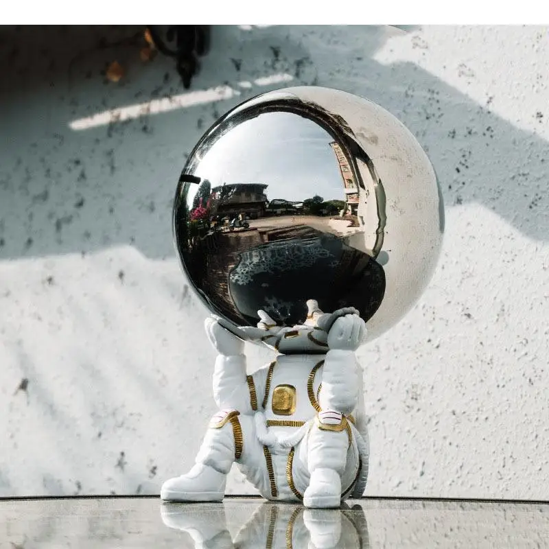 

Silver Astronaut Piggy Bank Resin Cosmonaut Sculpture Desk Ornaments Character Statue Living Room Decoration Furnishings