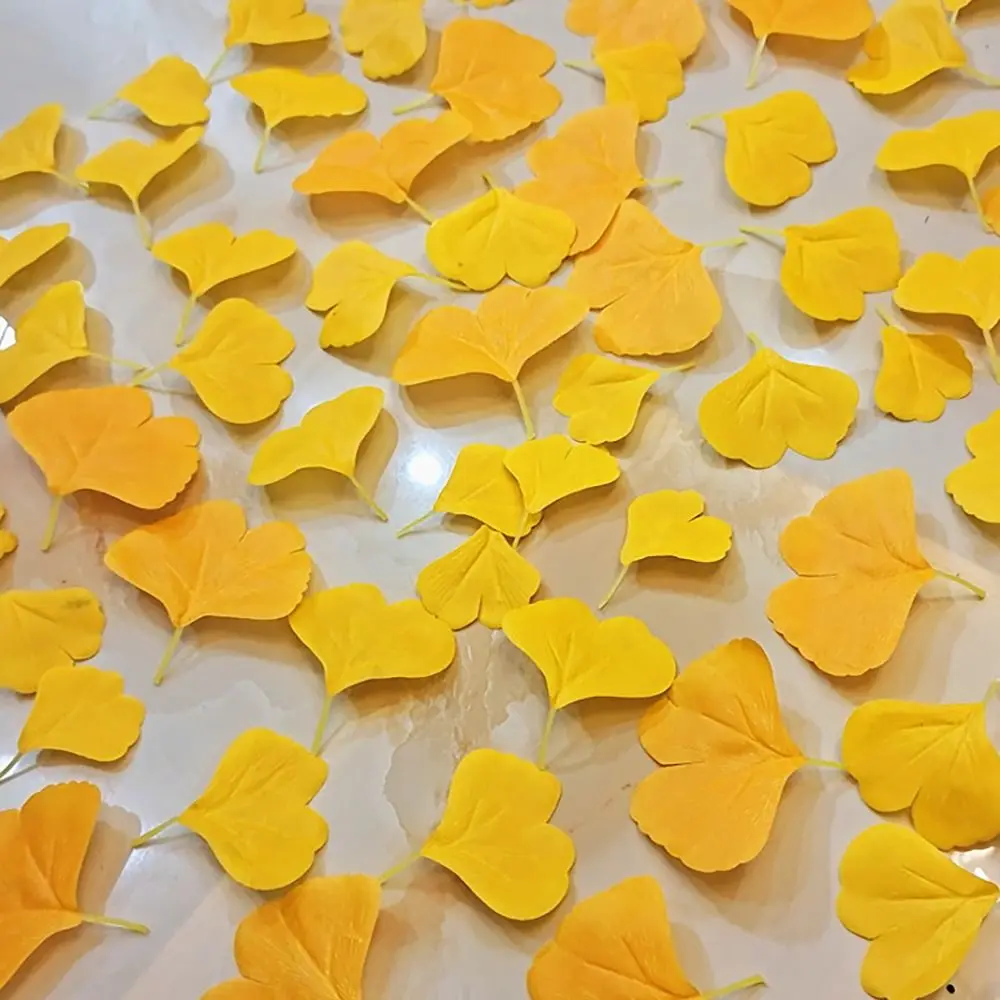 100 Stück künstliche Ginkgo blätter Faux fallendes Blatt Herbst atmosphäre Haupt dekoration gelbe Party liefert Foto Requisiten Urlaub – Detail 3