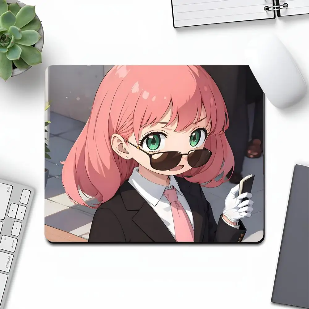 SPYxFAMILY Mouse Pad Art Gaming Gamer Small Rubber Locking Edge Large Computer manga MousePad Laptop Desk Pad