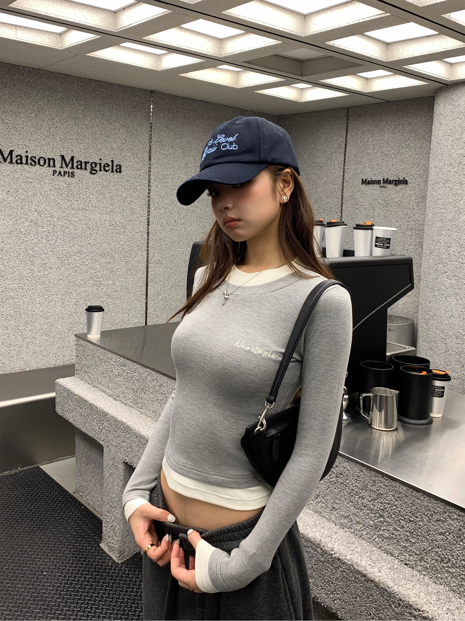 

NeoStaple Women's Slim Fit Long Sve Knitted T-irt Embroidered Base irt Winter 2025 New Sle Comfortable Breathable Co...