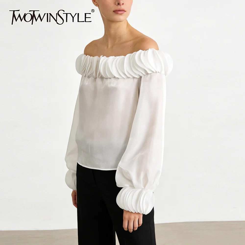 

Рубашка TWOTWINSTYLE белая свободного кроя с плиссировкой и вставками для женщин, с вырезом-лодочкой, длинным рукавом, элегантная, интеллектуальная, летняя модная женская рубашка