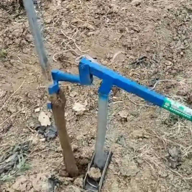 Heavy-duty manual extractor for steel pipes, concrete columns, greenhouse irrigation, fencing work