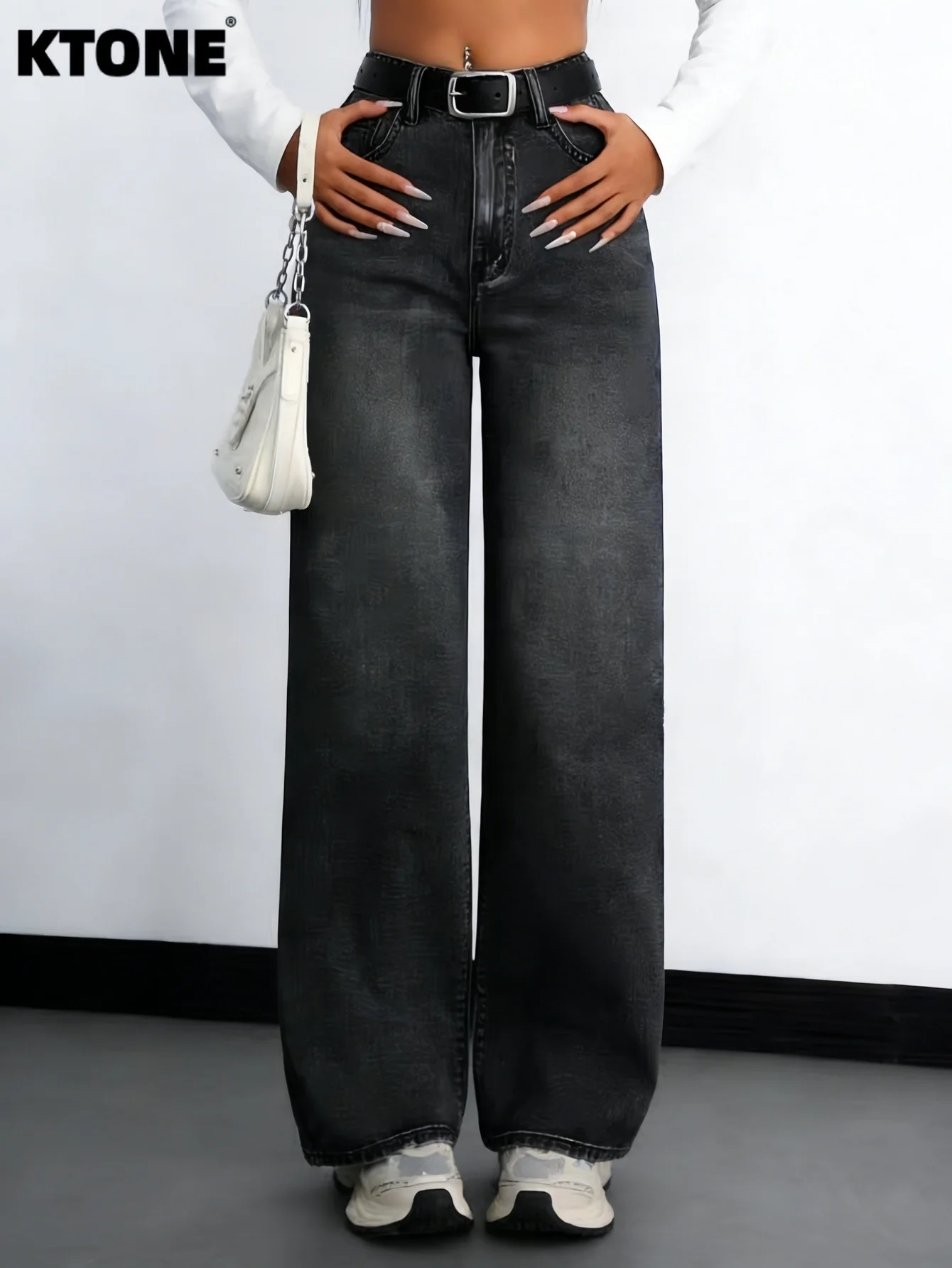 

Унисекс-джинсы свободного кроя черного цвета в стиле Y2K для мужчин. Аксессуары и ремни в комплект не входят.