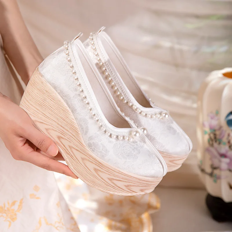 

CY242 2024 Spring New Increase Thick Sole Pearl Antique Embroidery Cheongsam Shoes With Horse Face Antique Hanfu Shoes