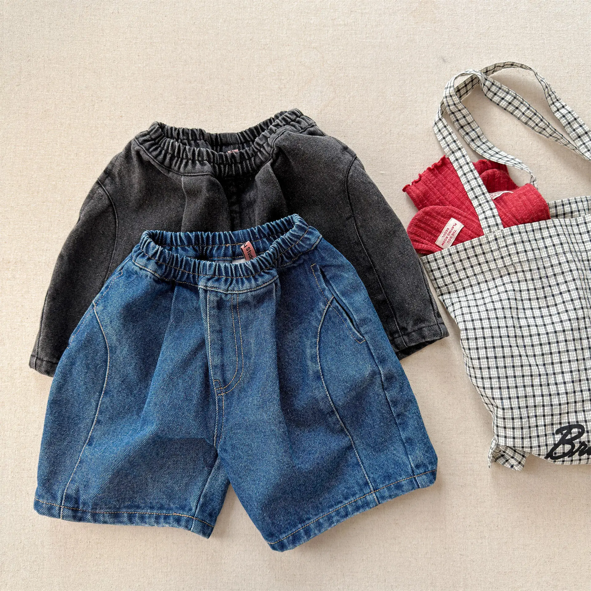 

2026 Summer New Children Loose Denim Shorts Fashion Versatile Boys Jeans Baby Girls Letter Patch Shorts Kids Casual Shorts