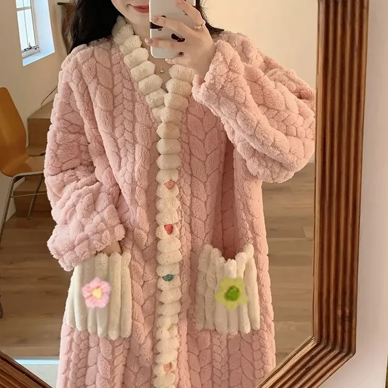 Big Size Nightgown Flannel Robe Warm Bathrobe Women Long Sleeve Long Robe Thick Loungewear Flower Coral Fleece Cardigan