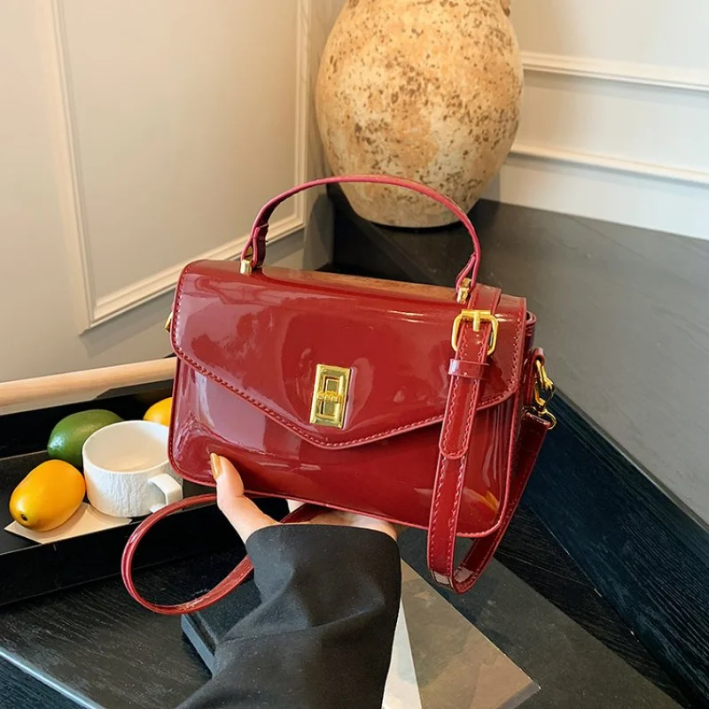 

Elegant Ladies Crossbody Handbag Designer Leather Shoulder Bag Women's Stylish Tote Purse Luxury Premium Messenger Classic