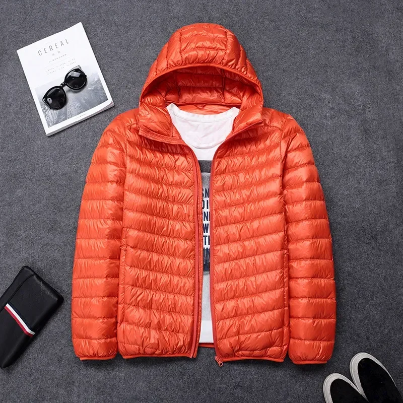 Nuovo piumino leggero da uomo in piumino d'anatra bianco di alta qualità da uomo corto con cappuccio da uomo autunno inverno leggero cappotto oversize