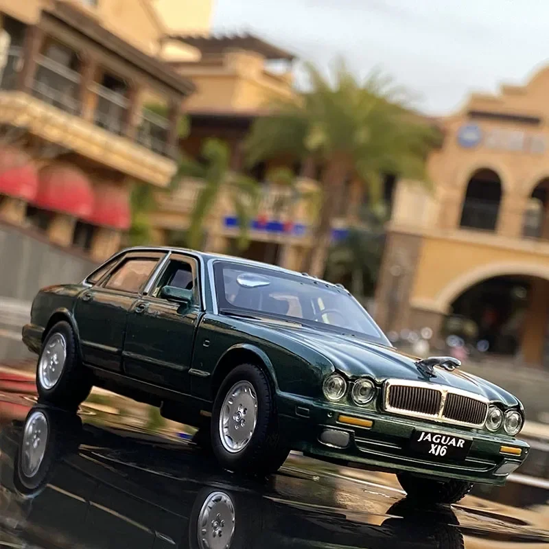 Jaguar-金属合金車モデルxj6,1:32,おもちゃ,トラック,高性能シミュレーション,収集可能なおもちゃ,ギフト