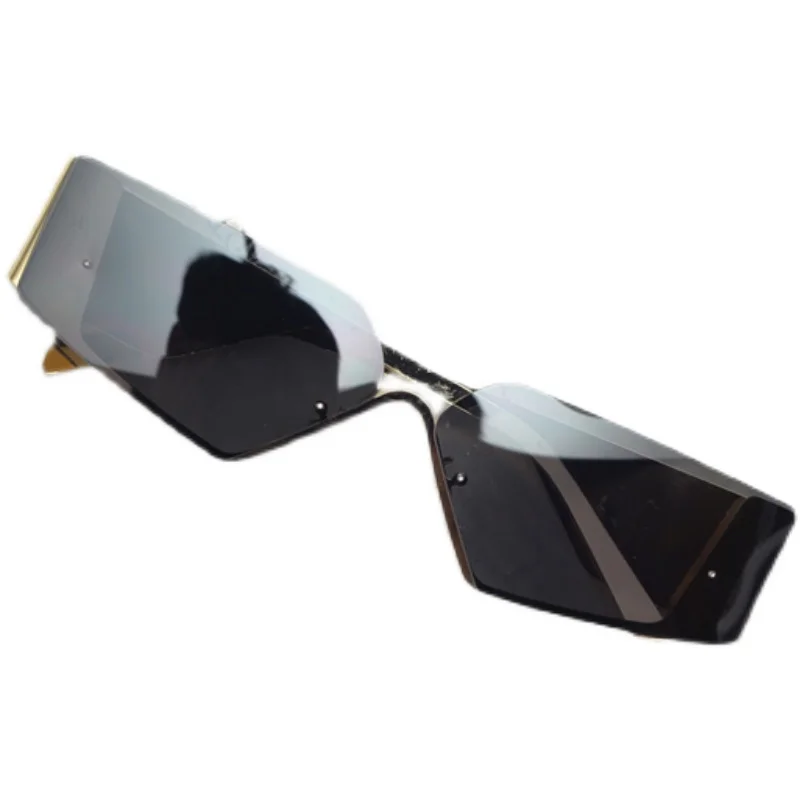 

Retro Trendy Metal Frame Cat Eye Men's and Women's Street Photography Punk Wind Steel Leather Sunglasses