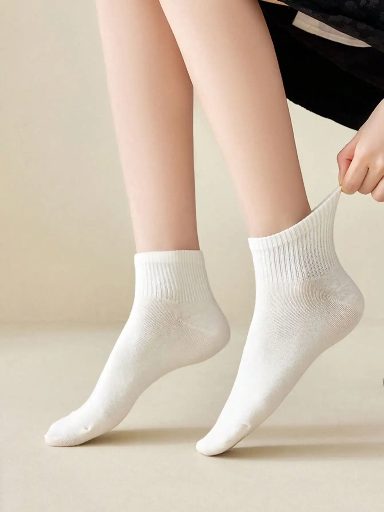 5 أزواج من جوارب طاقم الزوجين للجنسين، جوارب الكاحل، جوارب رياضية باللونين الأبيض والأسود، جوارب رياضية أساسية، مناسبة للارتداء اليومي