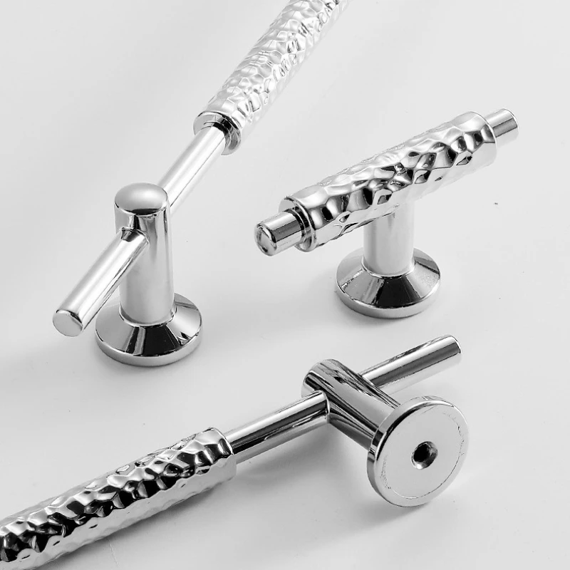 Maniglia per porta dell'armadio in argento cromato brillante Maniglia moderna e minimalista in lega di zinco per hardware per mobili con cassetti per scarpiera