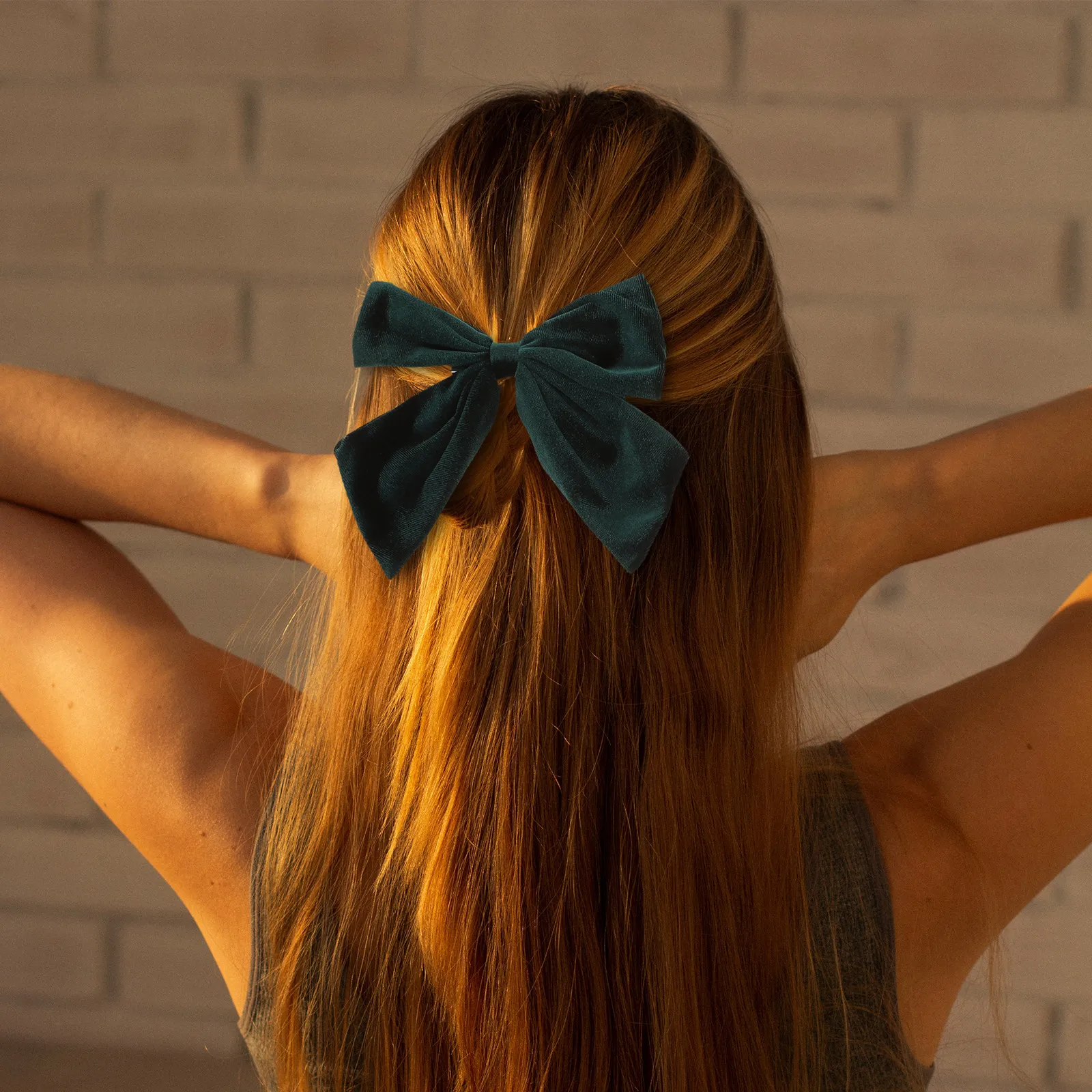 

4Pcs Delicate Bow Hair Clips for Girls Fashionable Hair Accessories Long-Lasting Fade-Resistant Ideal for Birthday Party Stage