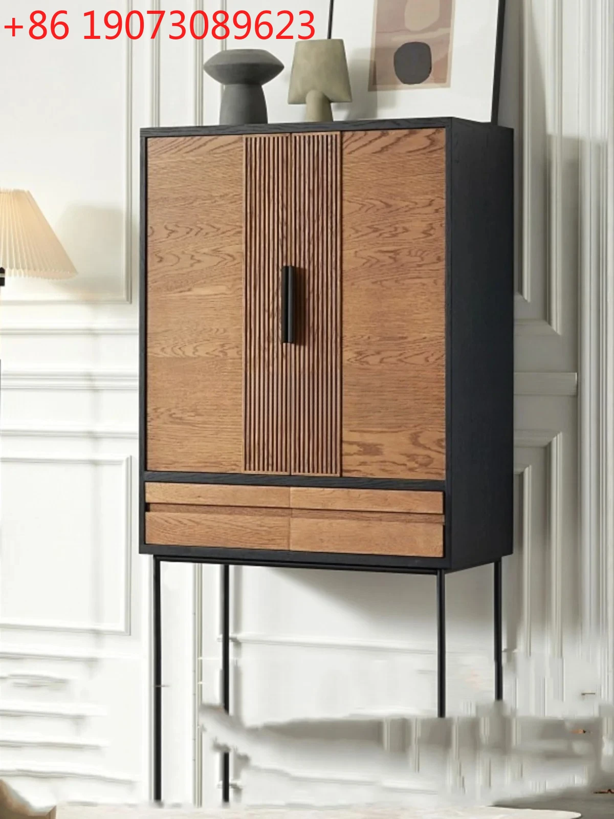 

Современное минималистское хранилище из цельного дерева