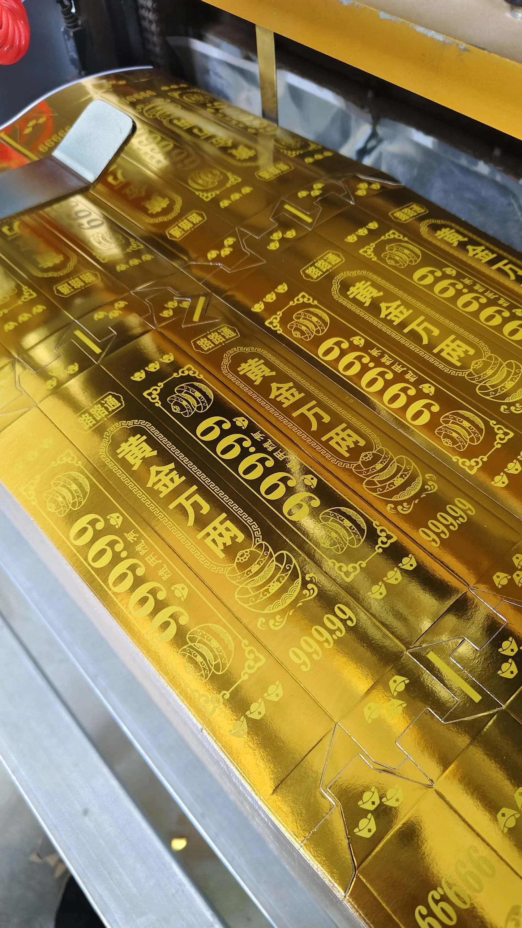 gold-bar-thickened-half-finished-product-whole-box-of-thousands-of-taels-originating-from-the-source-for-festive-decorations