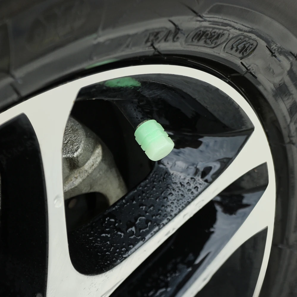 4pcs Car Wheel Styling Tyre Hub Luminous Cap Decor For Geely Geometry C 2021 GX3 Emgrand EC7 X7 CK Tugella LC Panda MK