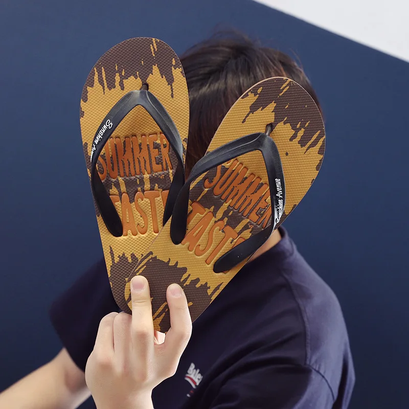 

Мужские летние шлепанцы 2026: пляжные сандалии, нескользящие повседневные тапочки, домашняя обувь, уличные слайды