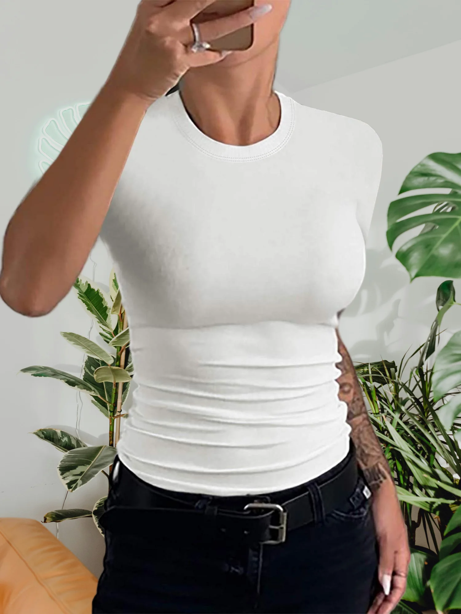 เสื้อยืดคอกลมแขนสั้นผู้หญิง - ทรงเข้ารูป สีพื้น เสื้อลำลองสำหรับฤดูร้อน