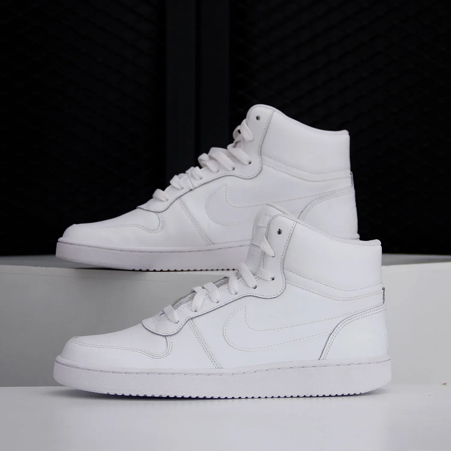 Nike Official Genuine EBERNON Men's and Women's Fashion Retro Leather Sports Casual Sneakers AQ1773