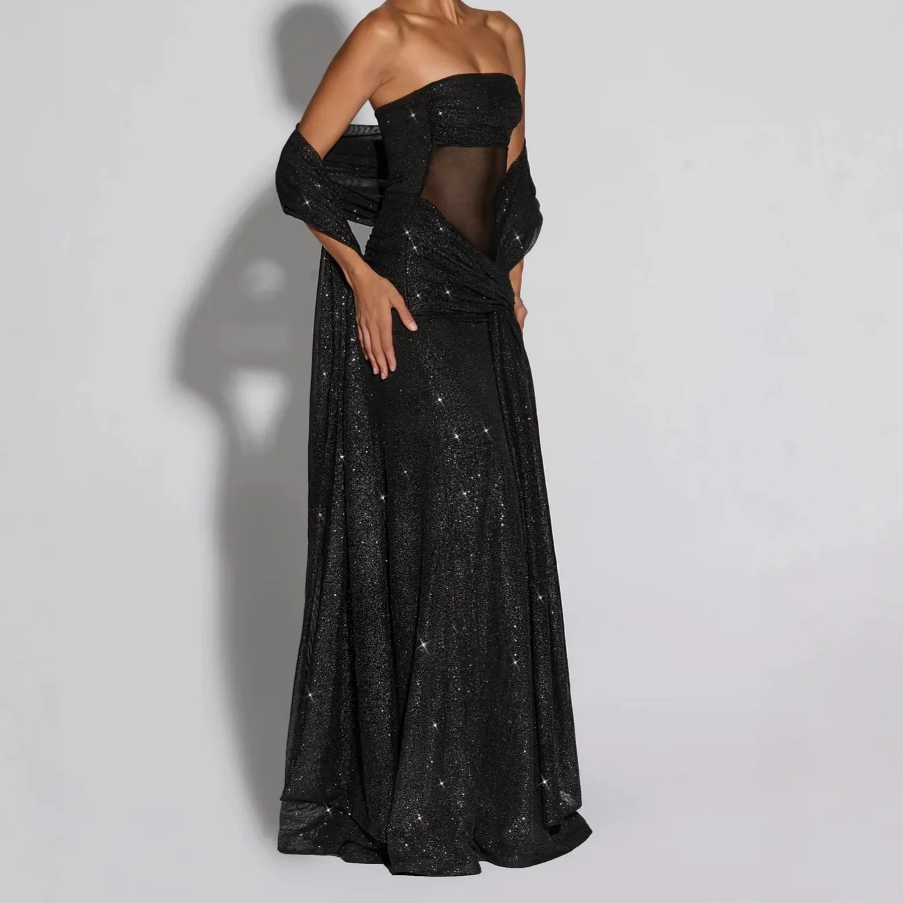 فستان نسائي جديد لعام 2025 أنيق غير منتظم مزين بالترتر بدون حمالات وأكمام شريطية