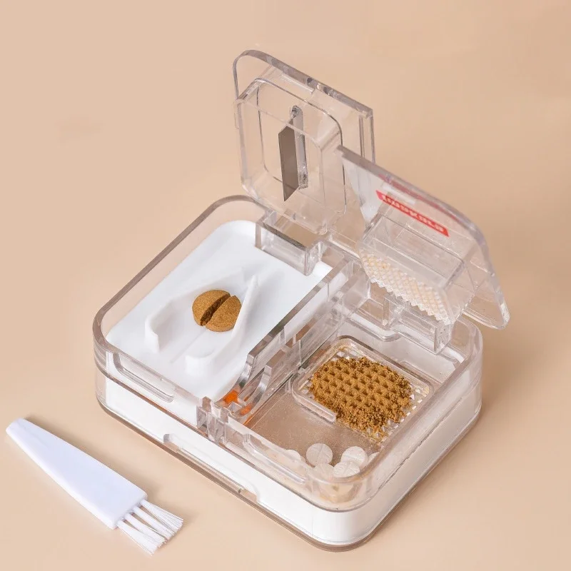 Newly Designed Medicine Box Portable Four-in-one Multi-Purpose Mini Medicine Cutter Medicine Separator Storage Boxs