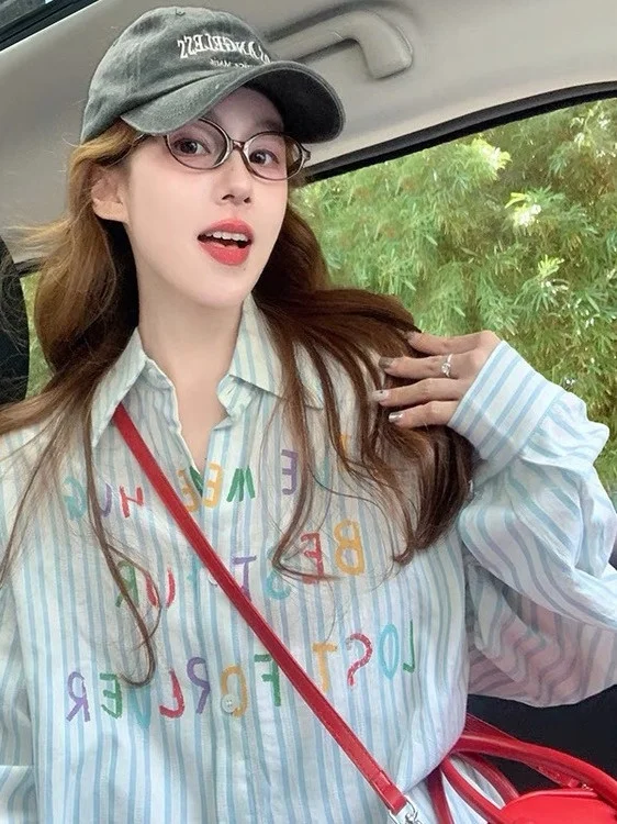 الأزرق مخطط طباعة طويلة Sve المرأة irt الكورية Sle فضفاضة تناسب ألياف البوليستر رداء علوي غير رسمي ربيع الخريف ملابس خارجية متعددة الاستخدامات